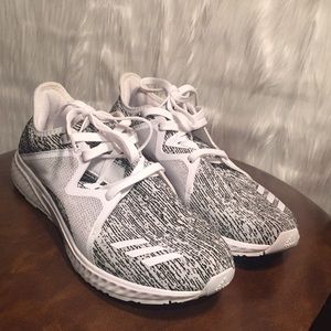Adidas Bounce Edge Lux